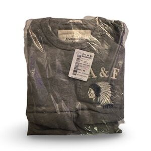 ABERCROMBIE AND FITCH NEW MEDIUM SWEATER